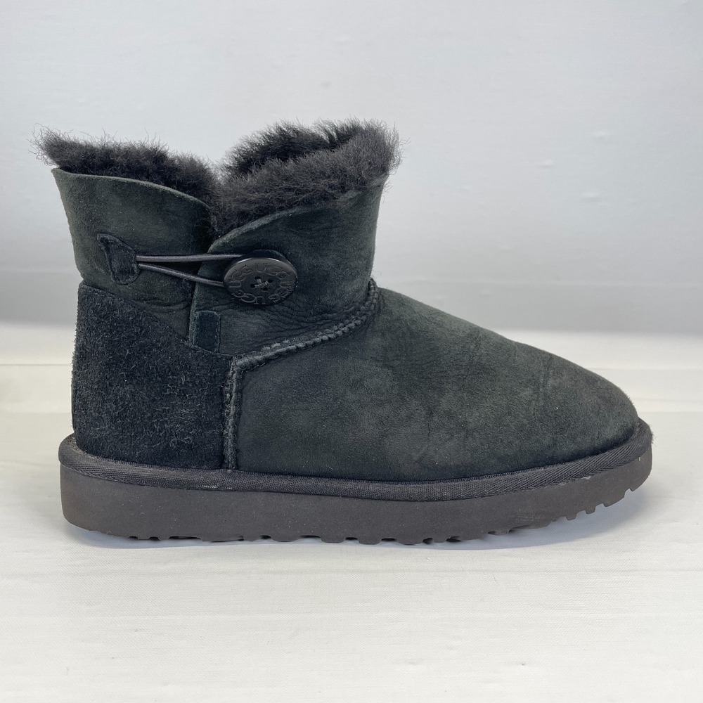 UGG Mini Bailey Button II Boots Womens Size 8 Black Leather Sheepskin Shoes